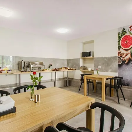 Oda ve Kahvaltı Bema 3*